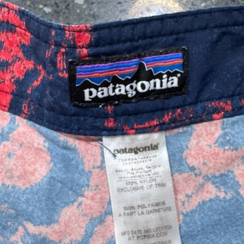 Patagonia Wavefarer Board Shorts. Unlined. Size 36. Blue/Red.